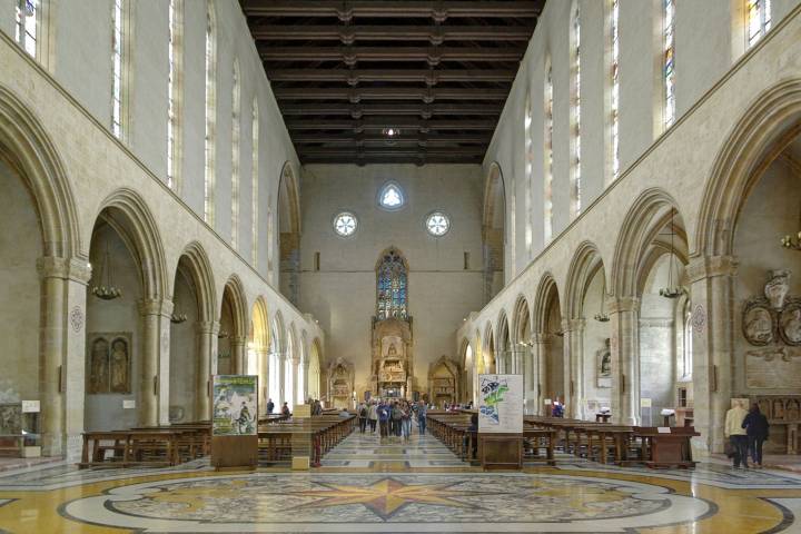 monastero di santa chiara e chiostro maiolicato