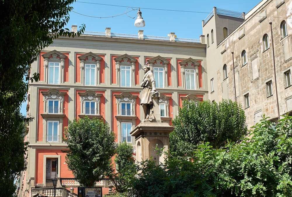 Piazza Bellini Napoli