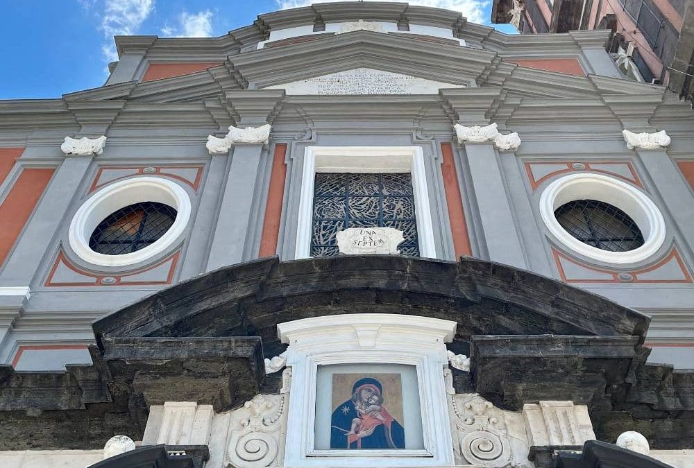 Basilica Santuario di Santa Maria del Carmine Maggiore, una delle più grandi di Napoli