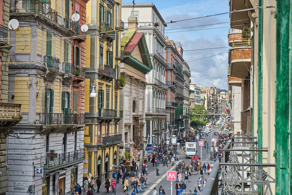 Alla scoperta di Via Toledo a Napoli