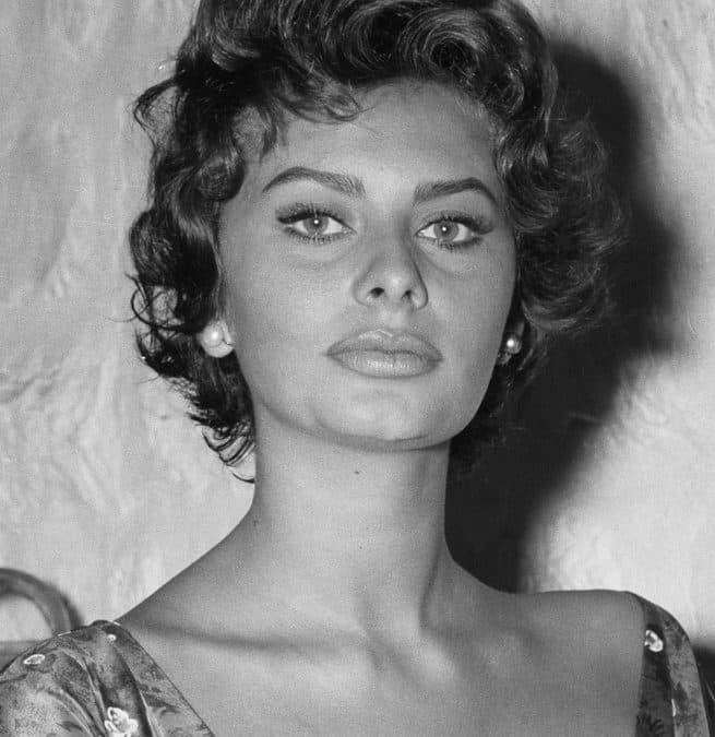 Sofia Loren Luoghi E Murales Della Diva A Napoli Napoliving