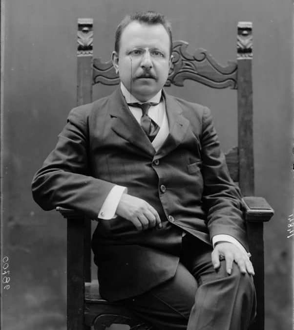 Benedetto croce: itinerari ispirati a Storie e Leggende Napoletane